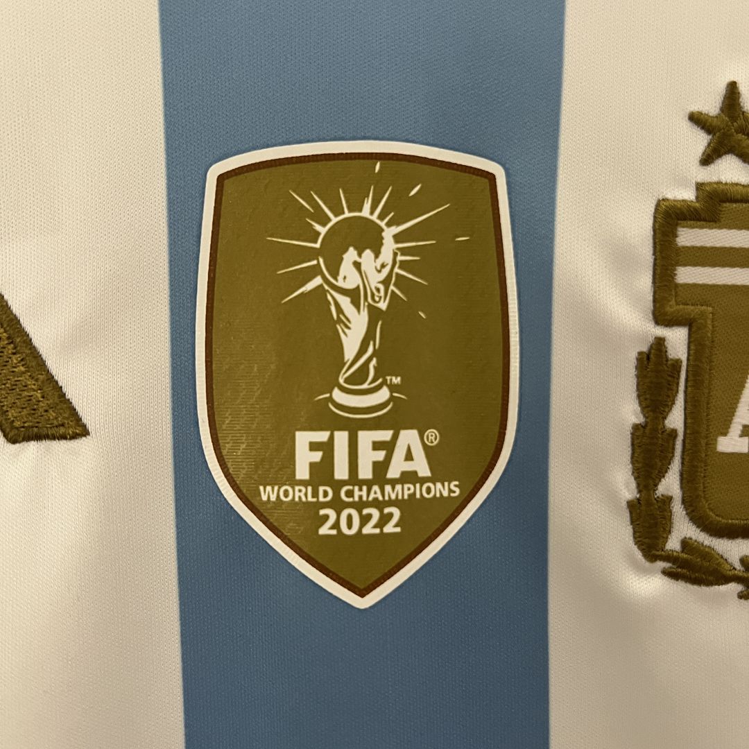 Argentina Home Kids Kit 2024 - Patch Fifa World Champions 2022 - FutStore