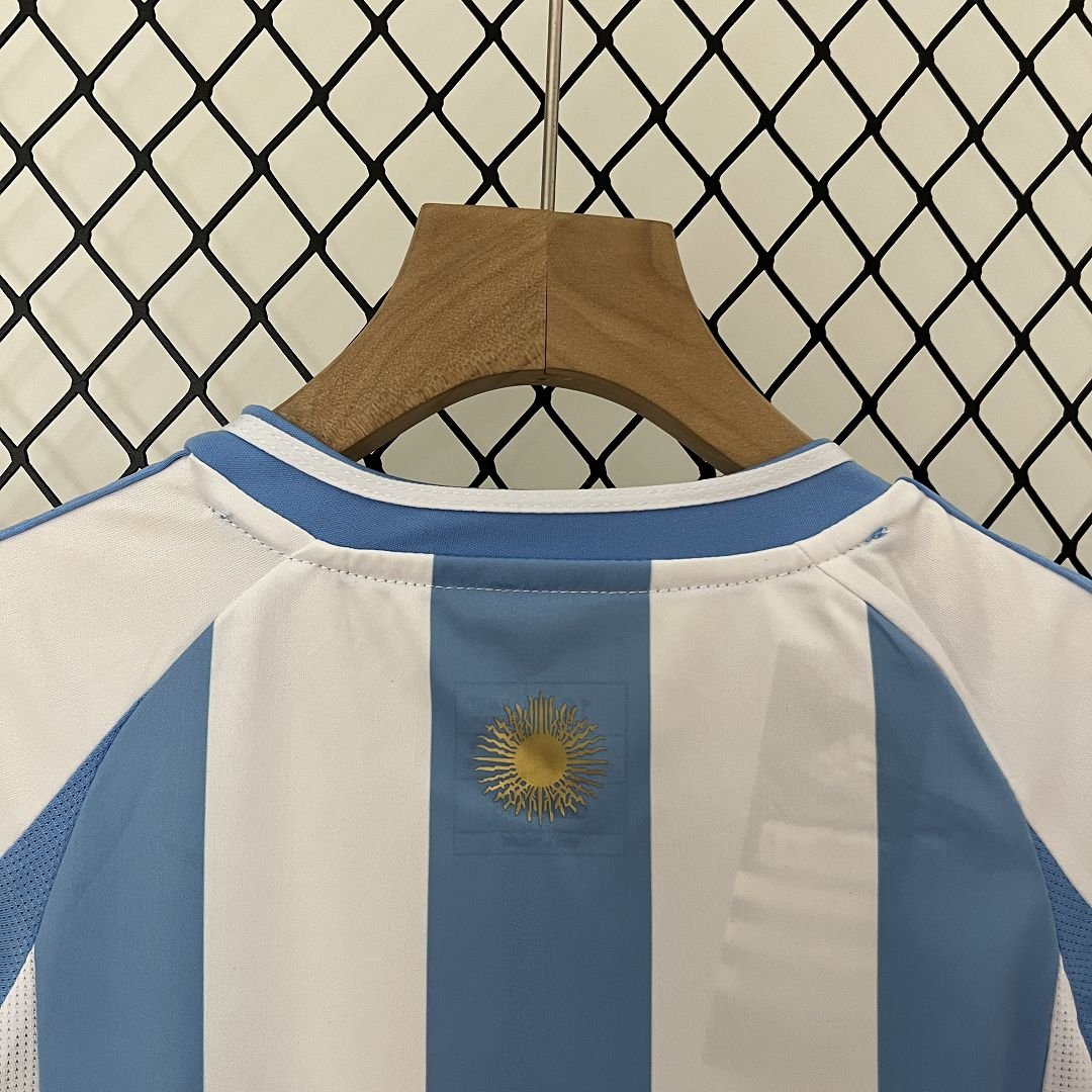 Argentina Home Kids Kit 2024 - Patch Fifa World Champions 2022 - FutStore