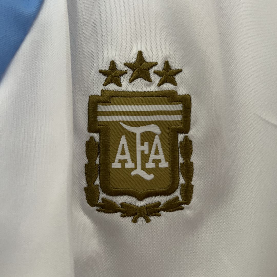 Argentina Home Kids Kit 2024 - Patch Fifa World Champions 2022 - FutStore