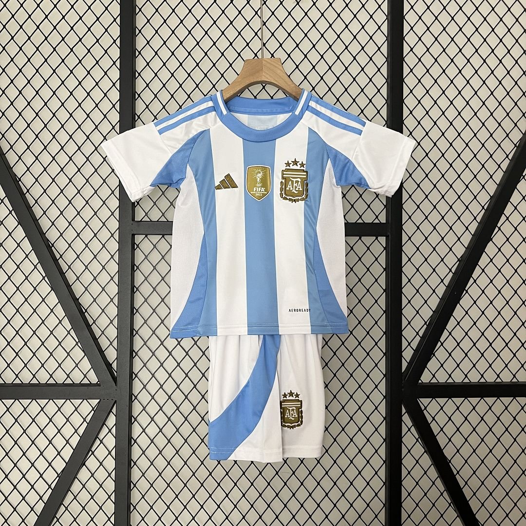 Argentina Home Kids Kit 2024 - Patch Fifa World Champions 2022 - FutStore