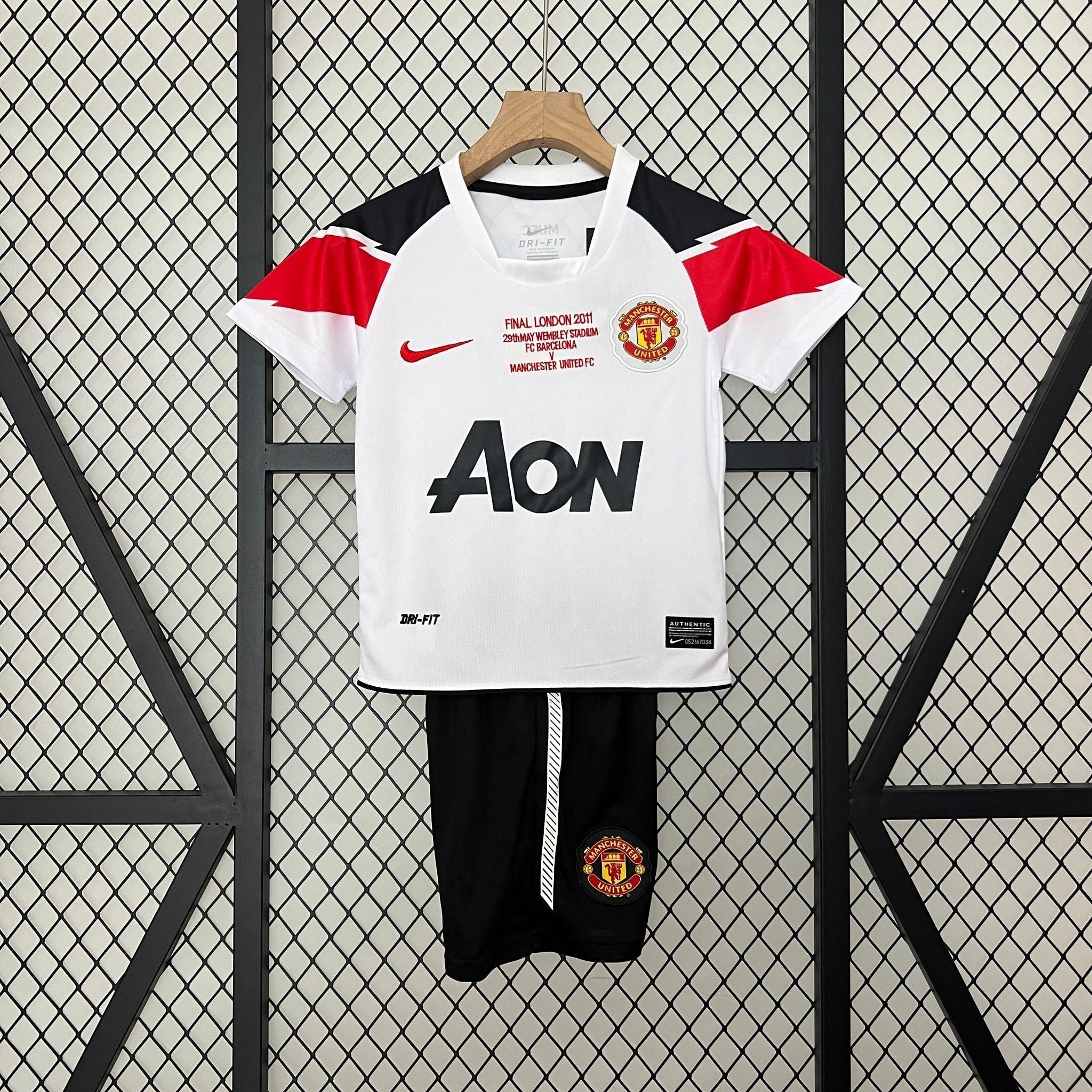 Kit Kids Retro Manchester United Away Jersey 2011/12 - FutStore