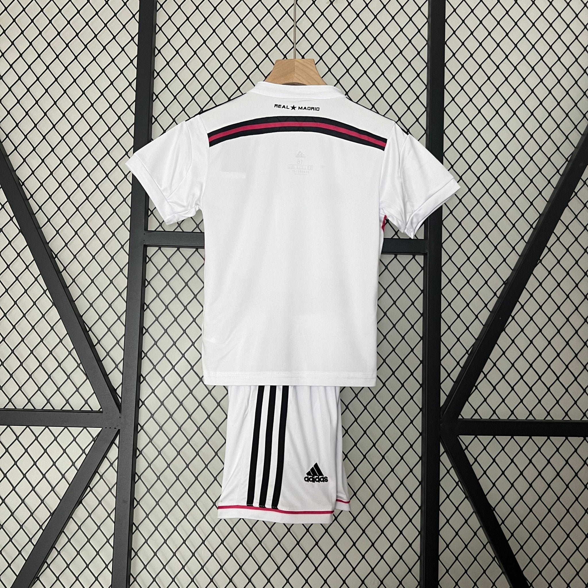 Kit Kids Retro Real Madrid Home Jersey 2014/15 - FutStore