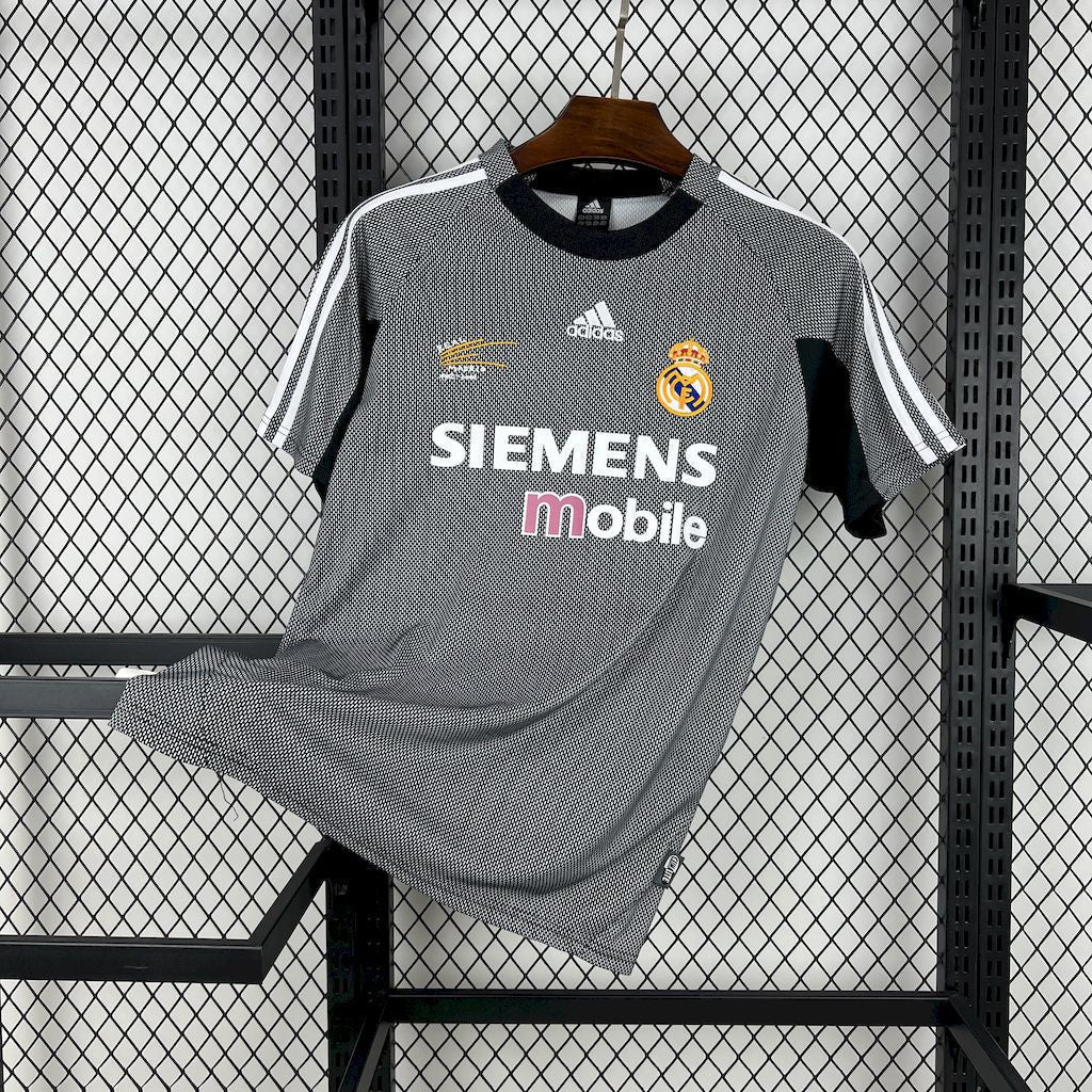 Real Madrid 2002/03 Goalkeeper Retro Jersey - FutStore