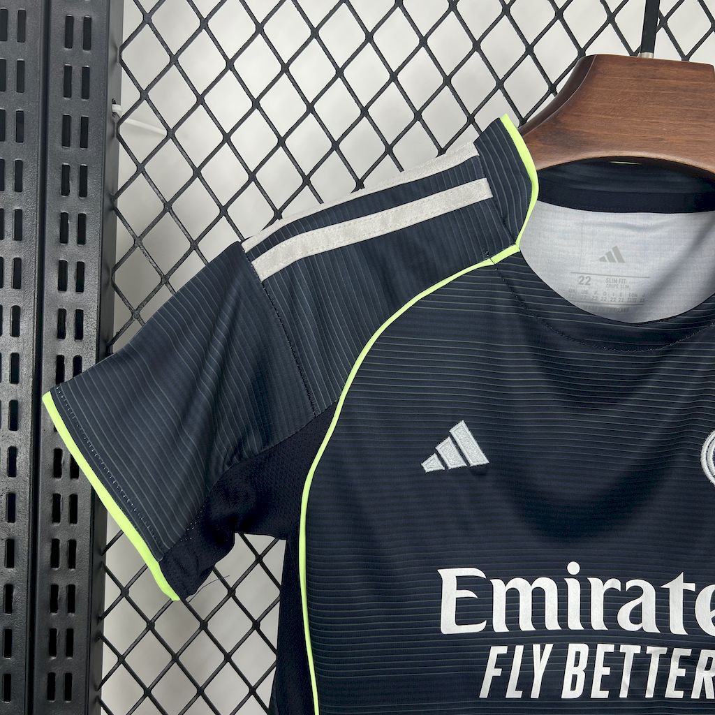 Real Madrid 2025/26 Away Kids Kit - FutStore