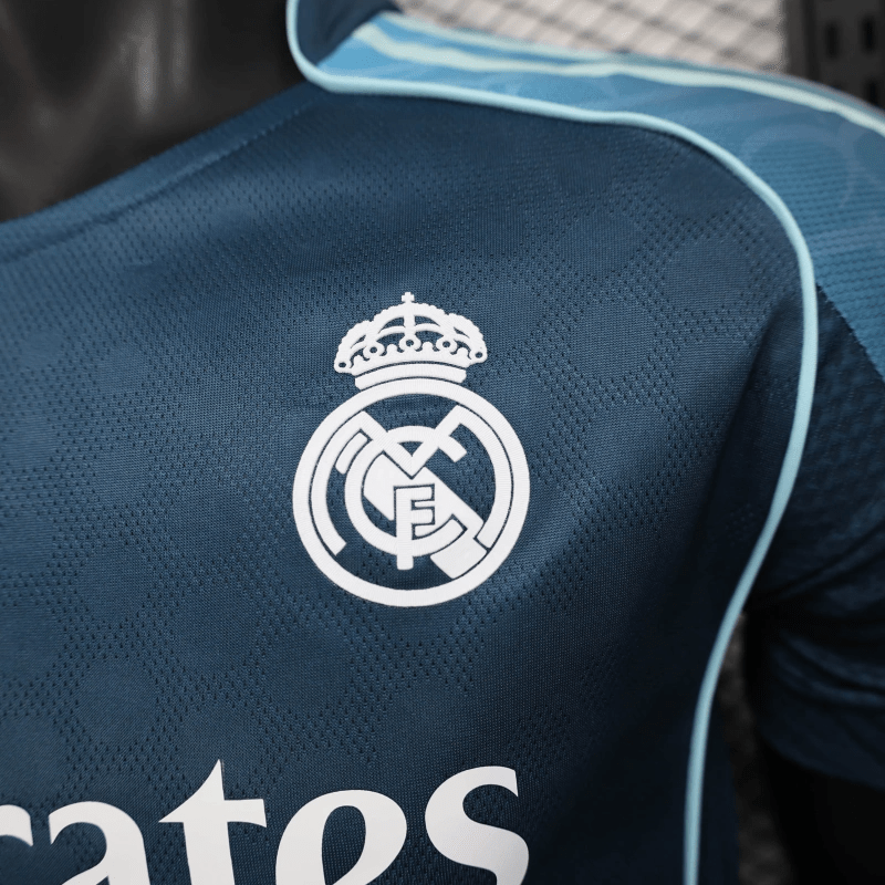 Real Madrid 2025/26 Player Blue Gradient Special Edition - Slim Fit - FutStore