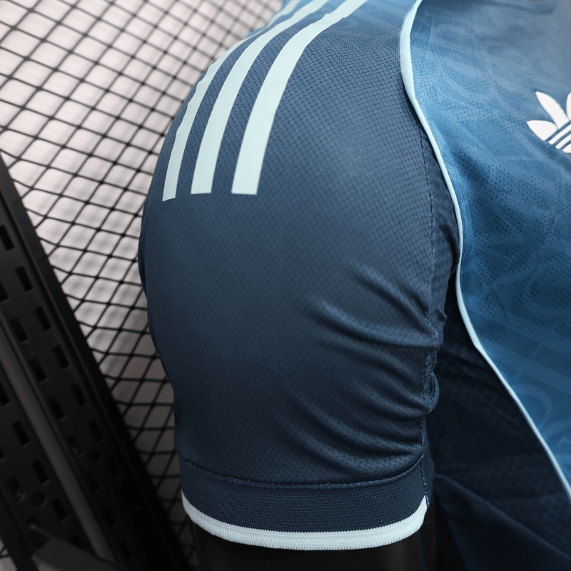 Real Madrid 2025/26 Player Blue Gradient Special Edition - Slim Fit - FutStore