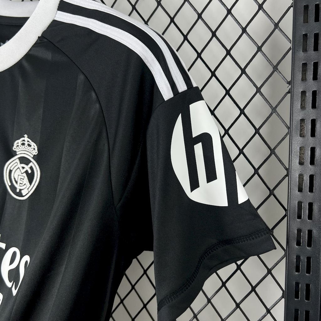 Real Madrid 2025/26 Training Jersey - Black - FutStore