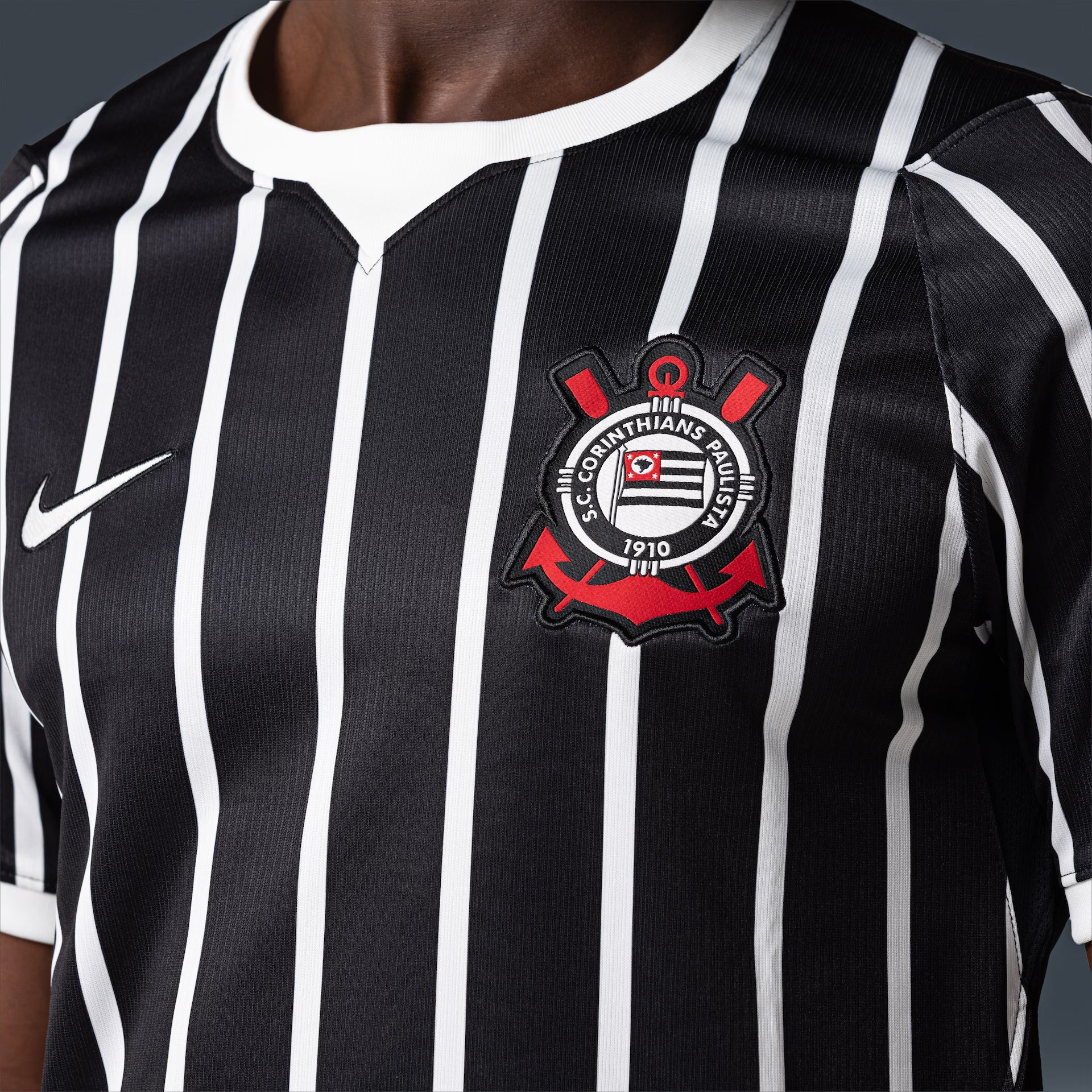 Corinthians away soccer jersey 2026/27 fan version in black with white stripes - view 6