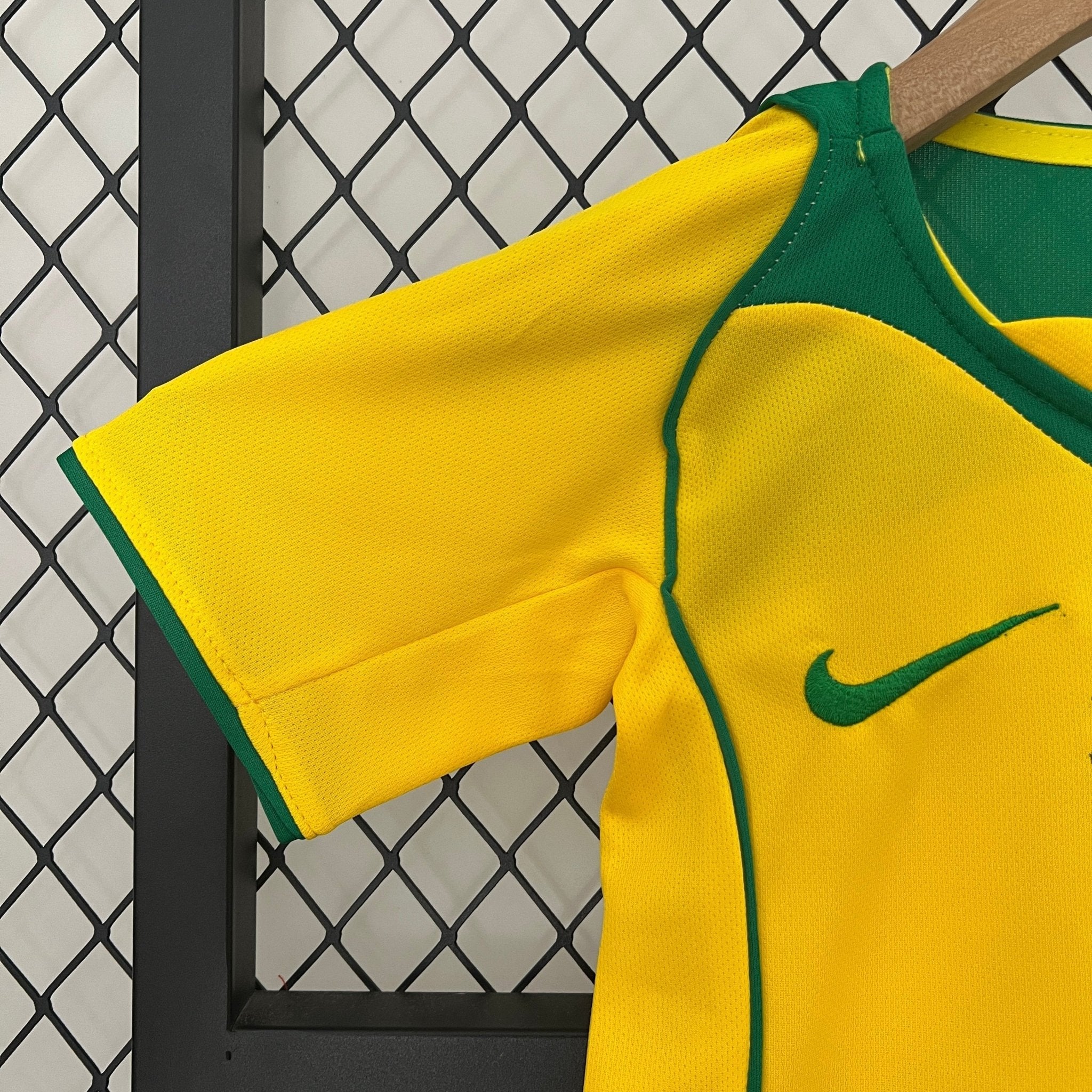 Brazil Away Retro Kids Kit 2004 - FutStore