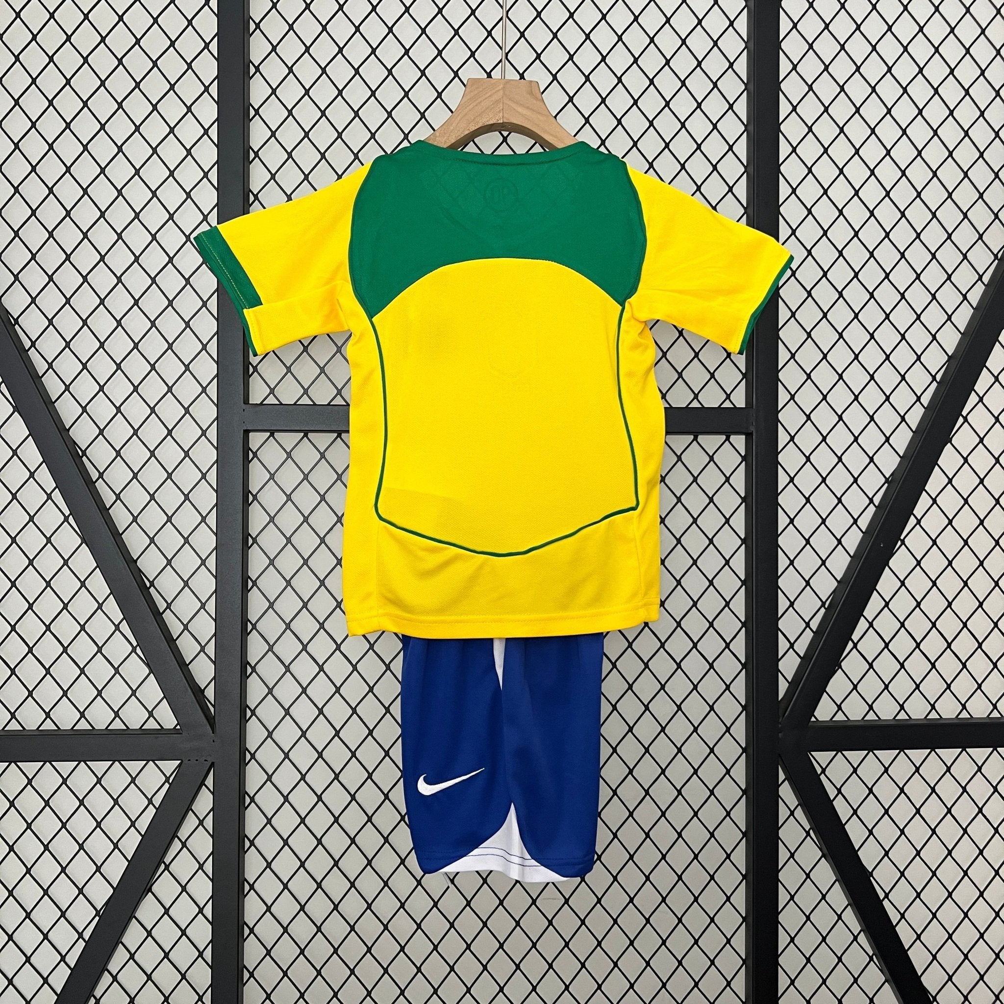 Brazil Away Retro Kids Kit 2004 - FutStore