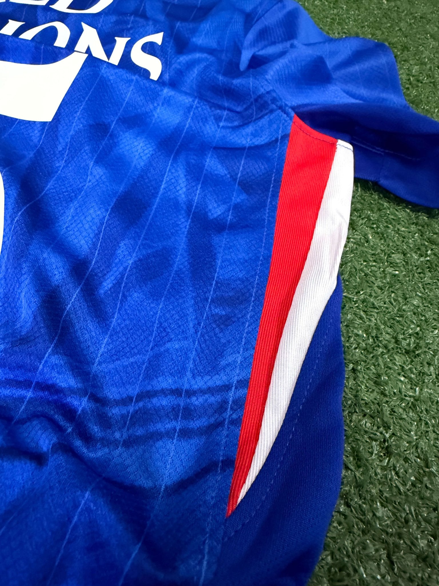 Chelsea Legacy Edition: Home Kit & Gold Medal Combo - FutStore