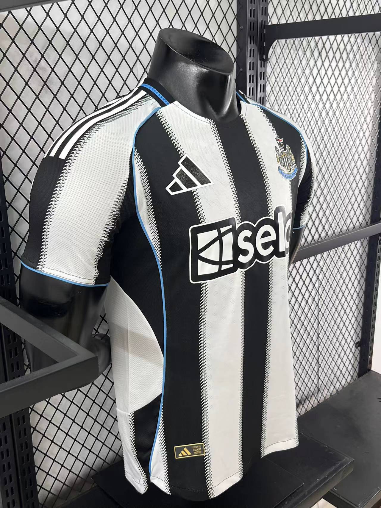 New Castle United 2025/26 - Player Authentic Player [Slim Fit] Player [Slim Fit] Player [Slim Fit] [Slim Fit] - FutStore