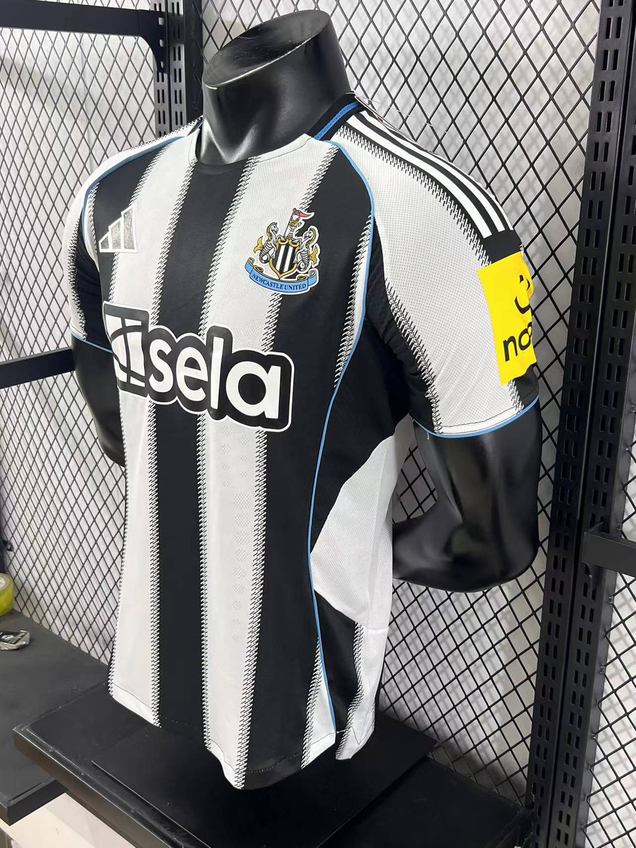 New Castle United 2025/26 - Player Authentic Player [Slim Fit] Player [Slim Fit] Player [Slim Fit] [Slim Fit] - FutStore