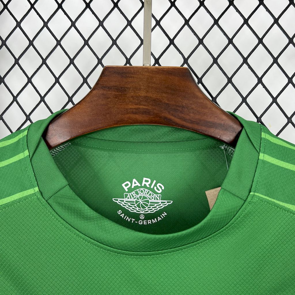 Paris Saint - Germain 2025/26 Green goalkeeper Long Sleeves Jersey - FutStore