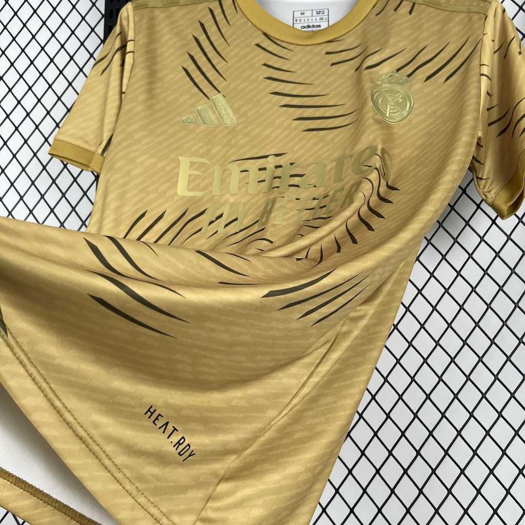 Real Madrid 2025/26 Training Gold Jersey (Slim Fit) - FutStore