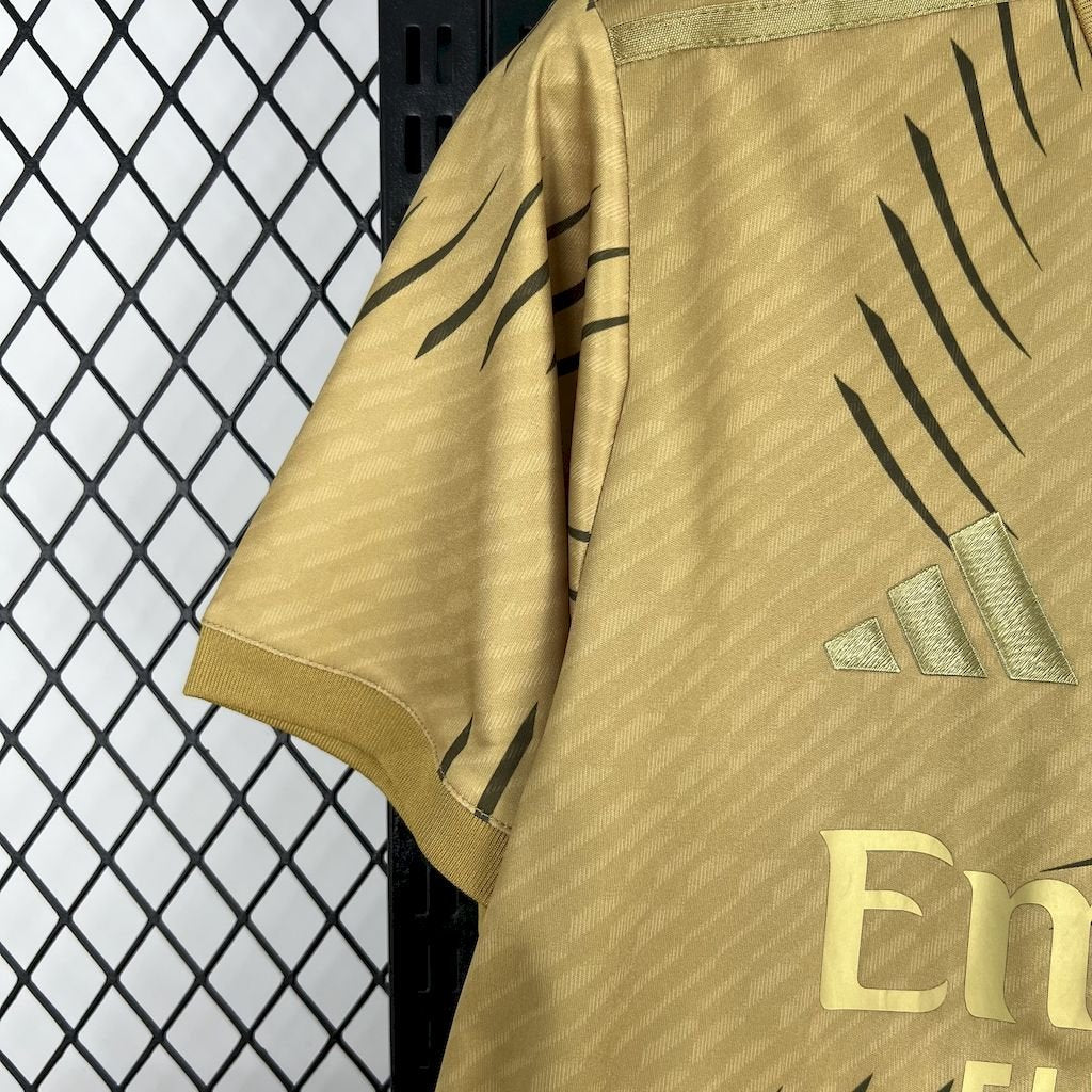 Real Madrid 2025/26 Training Gold Jersey (Slim Fit) - FutStore