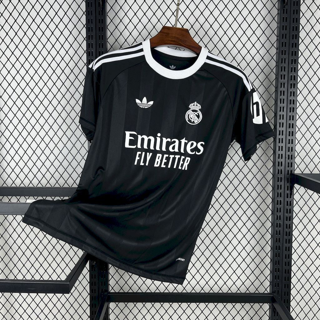 Real Madrid 2025/26 Training Jersey - Black - FutStore
